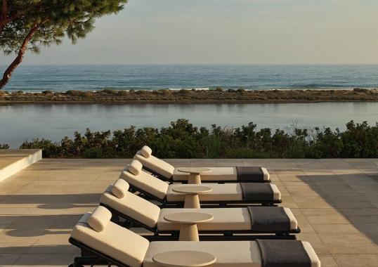 Шезлонг уличныйот фабрики Poliform модель MAGNOLIA SUNBED