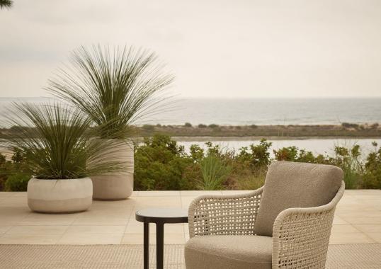 Уличный стол от фабрики Poliform модель MAD OUT 