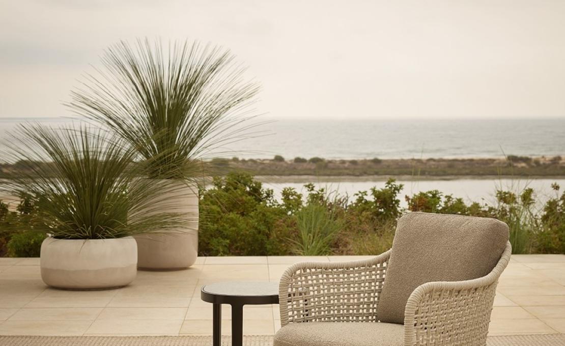 Уличный стол от фабрики Poliform модель MAD OUT 