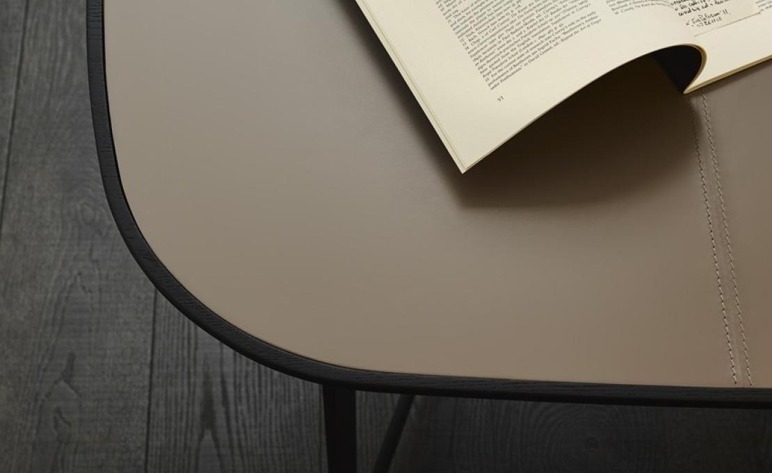 Письменный стол от фабрики Poliform модель SMH140