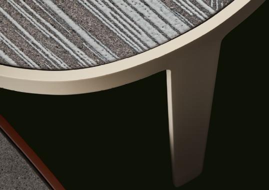 Уличный стол от фабрики Poliform модель MAD OUT 