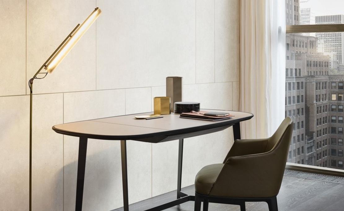 Письменный стол от фабрики Poliform модель SMH140