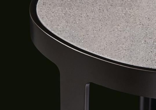 Уличный стол от фабрики Poliform модель MAD OUT 