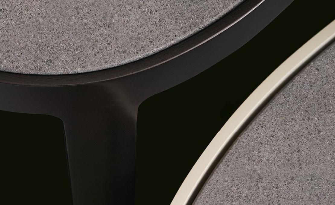 Уличный стол от фабрики Poliform модель MAD OUT 