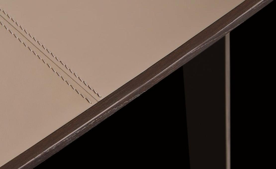 Письменный стол от фабрики Poliform модель SMH140