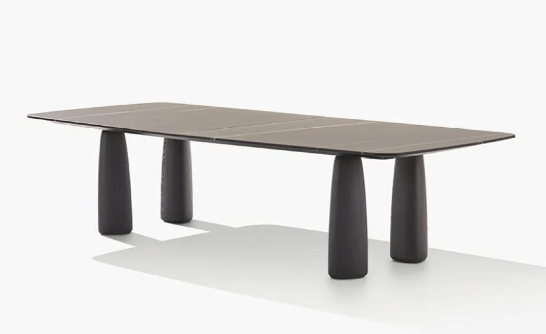 Стол от фабрики Poliform модель MONOLITH INDOOR TABLE