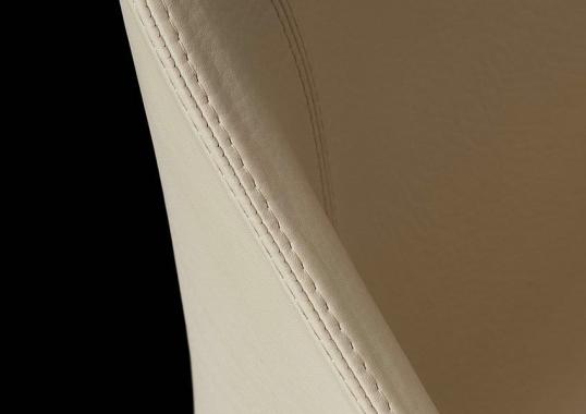 Стул от фабрики Poliform модель Manta  Poliform 