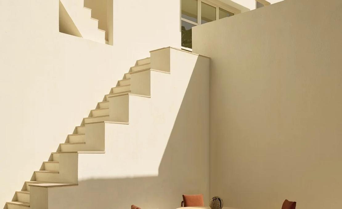 Уличный стол от фабрики Poliform модель MLTG120RK