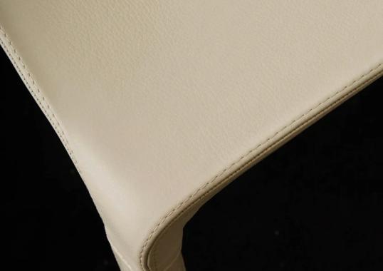 Стул от фабрики Poliform модель Manta  Poliform 