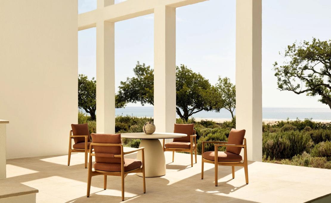 Уличный стол от фабрики Poliform модель MLTG120RK