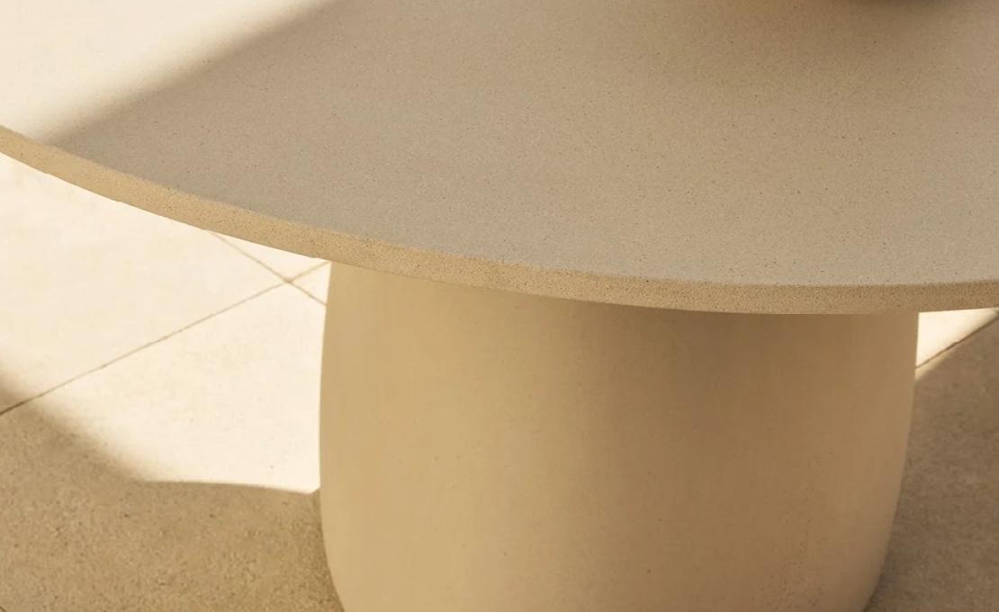 Уличный стол от фабрики Poliform модель MLTG120RK