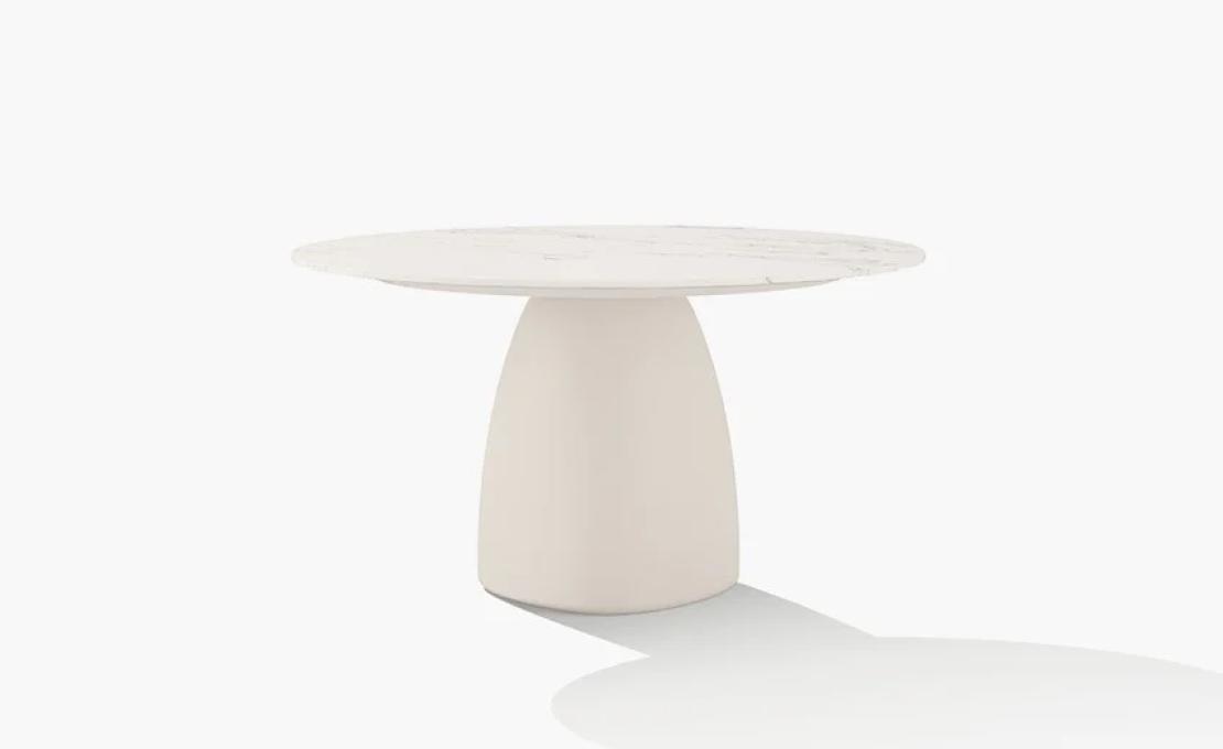 Стол от фабрики Poliform модель MLTG120RB