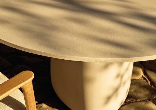 Уличный стол от фабрики Poliform модель MLTG120RK