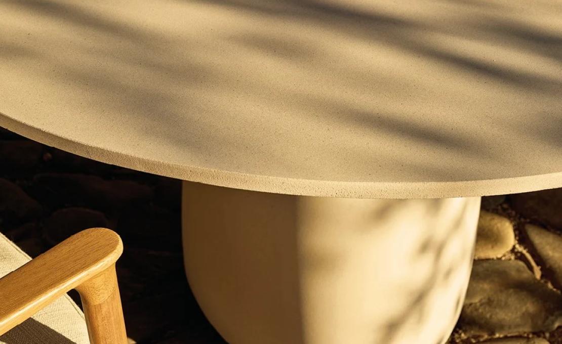 Уличный стол от фабрики Poliform модель MLTG120RK