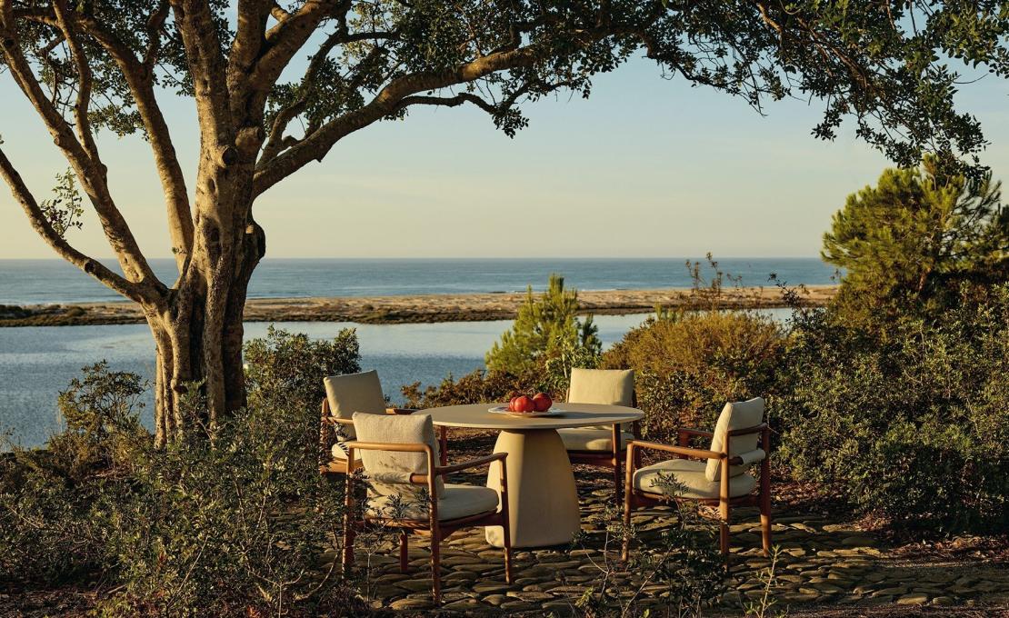 Уличный стол от фабрики Poliform модель MLTG120RK