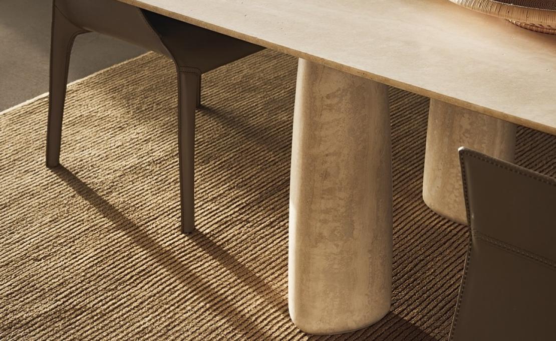 Стол от фабрики Poliform модель MONOLITH INDOOR TABLE