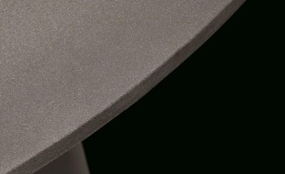 Уличный стол от фабрики Poliform модель MLTG120RK