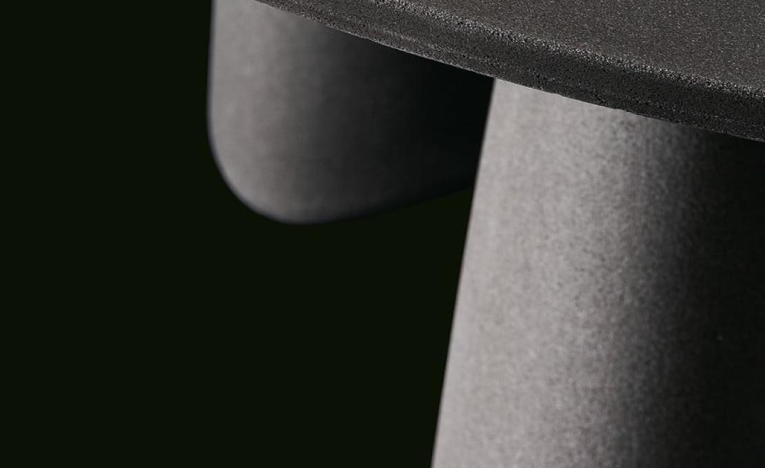 Уличный стол от фабрики Poliform модель MONOLITH OUTDOOR TABLE