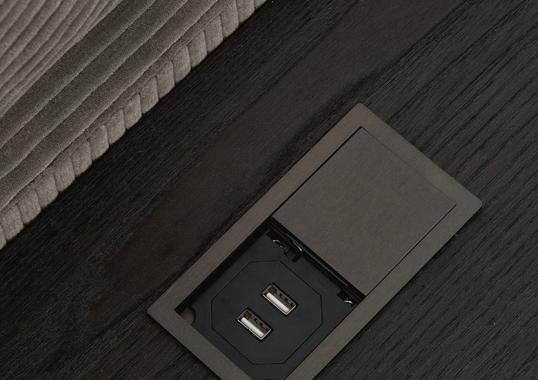 Диван от фабрики Poliform модель Mondrian Sofa