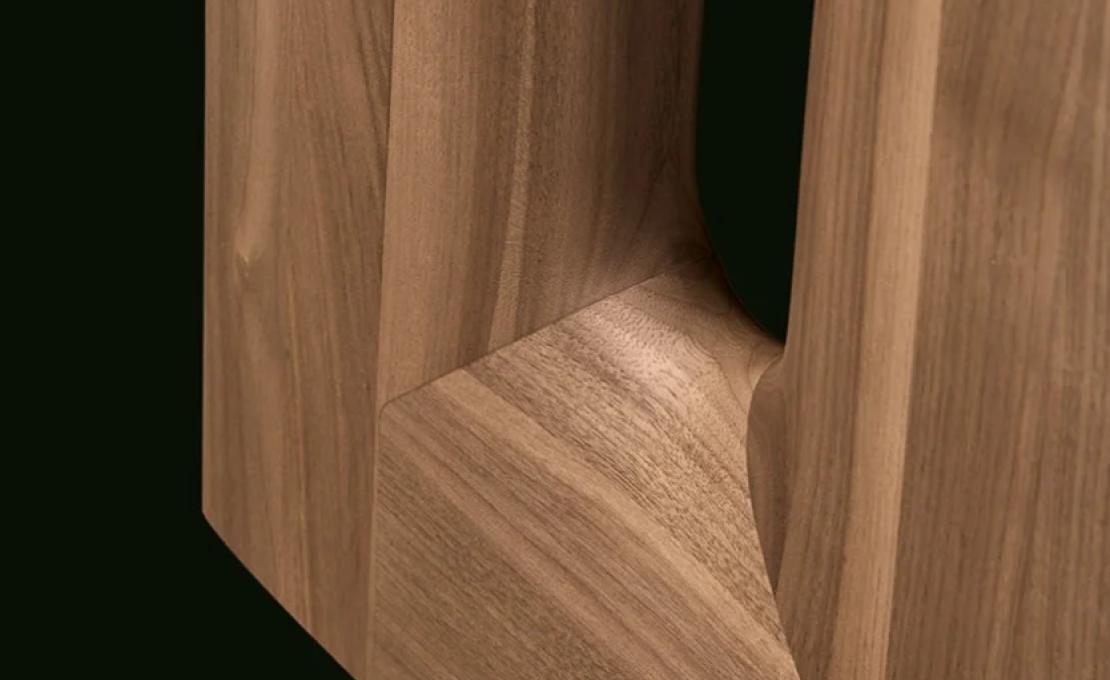 Консоль от фабрики Poliform модель CO170