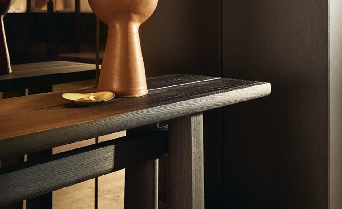 Консоль от фабрики Poliform модель CO170