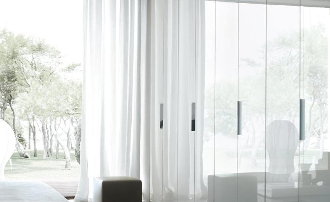 Шкафы от фабрики Poliform модель New Entry Wardrobe