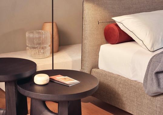 Журнальный столик от фабрики Poliform модель Nara Occasional Table