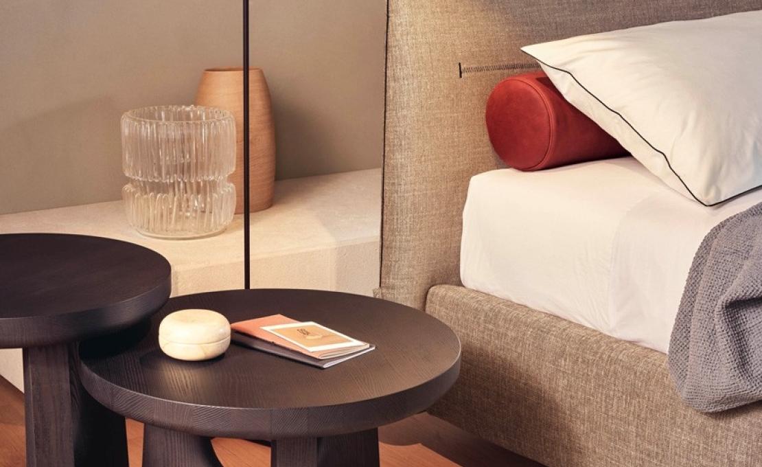 Журнальный столик от фабрики Poliform модель Nara Occasional Table