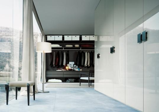 Шкафы от фабрики Poliform модель New Entry Wardrobe