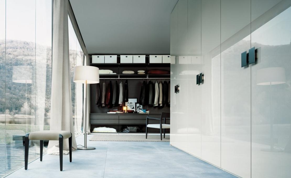 Шкафы от фабрики Poliform модель New Entry Wardrobe