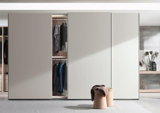 Шкафы от фабрики Poliform модель New Entry Wardrobe