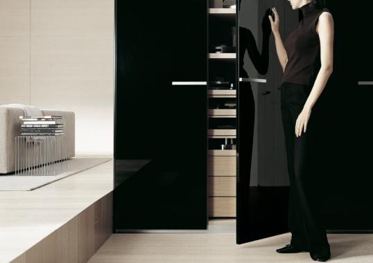 Шкафы от фабрики Poliform модель New Entry Wardrobe