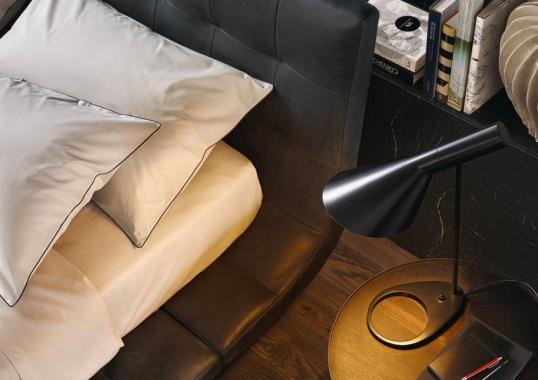 Кровать от фабрики Poliform модель Onda Bed 