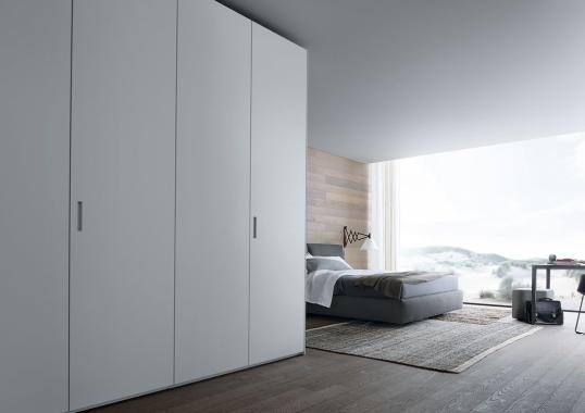 Шкафы от фабрики Poliform модель New Entry Wardrobe