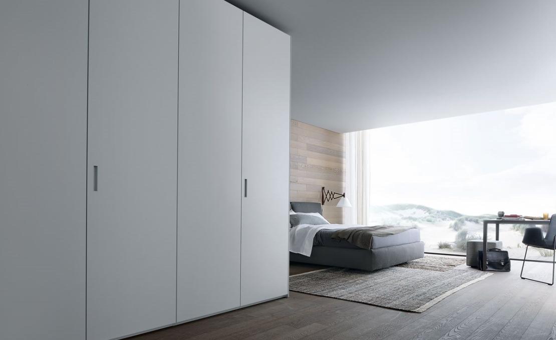 Шкафы от фабрики Poliform модель New Entry Wardrobe