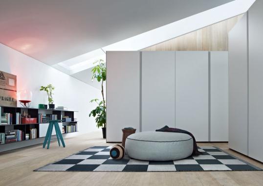 Шкафы от фабрики Poliform модель New Entry Wardrobe