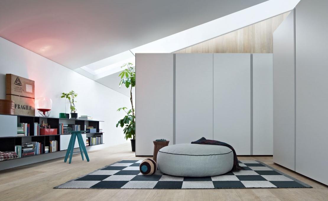 Шкафы от фабрики Poliform модель New Entry Wardrobe