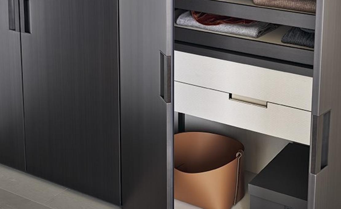 Шкафы от фабрики Poliform модель Plus Wardrobe Poliform 