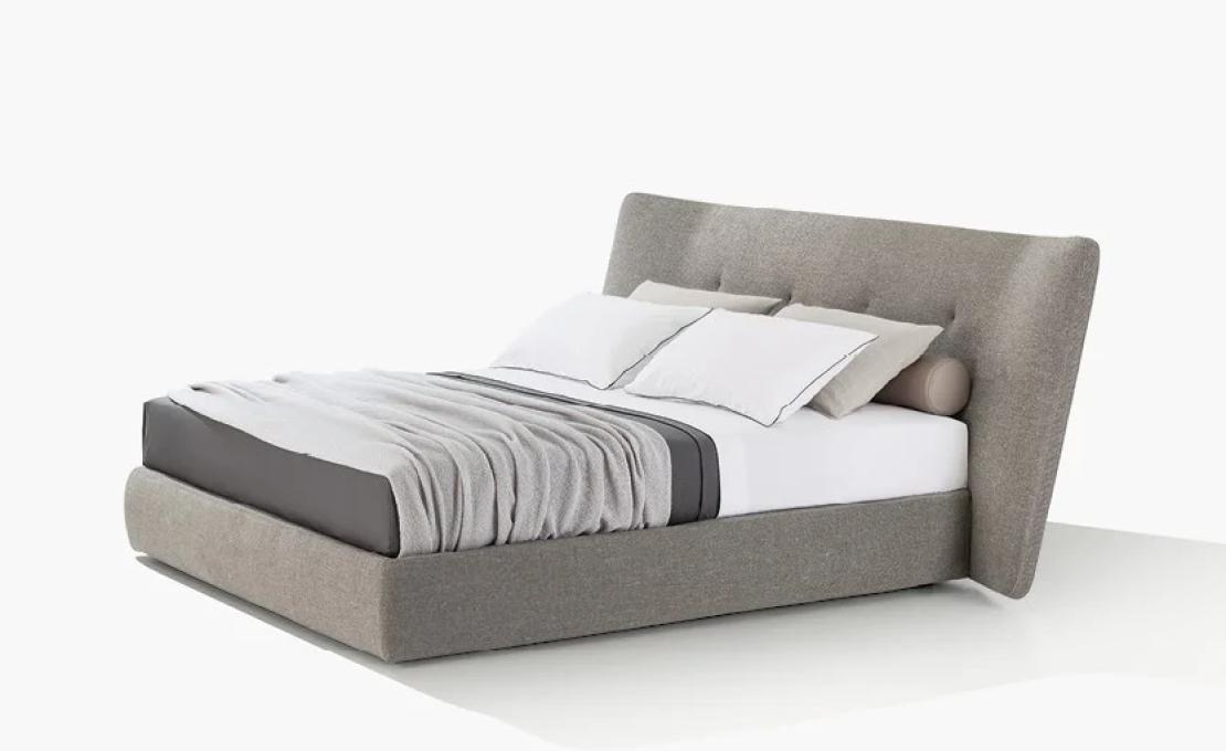 Кровать от фабрики Poliform модель Rever Bed
