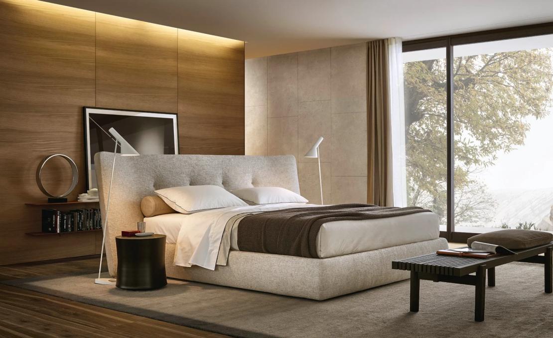 Кровать от фабрики Poliform модель Rever Bed