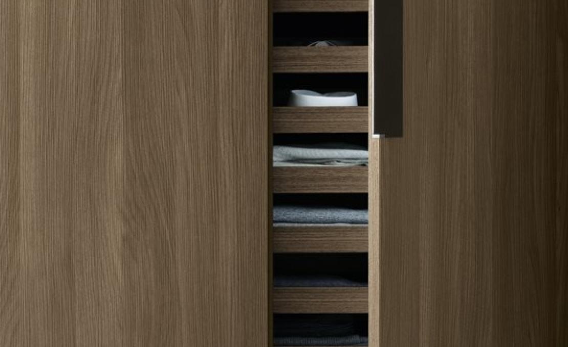 Шкафы от фабрики Poliform модель Sand Wardrobe