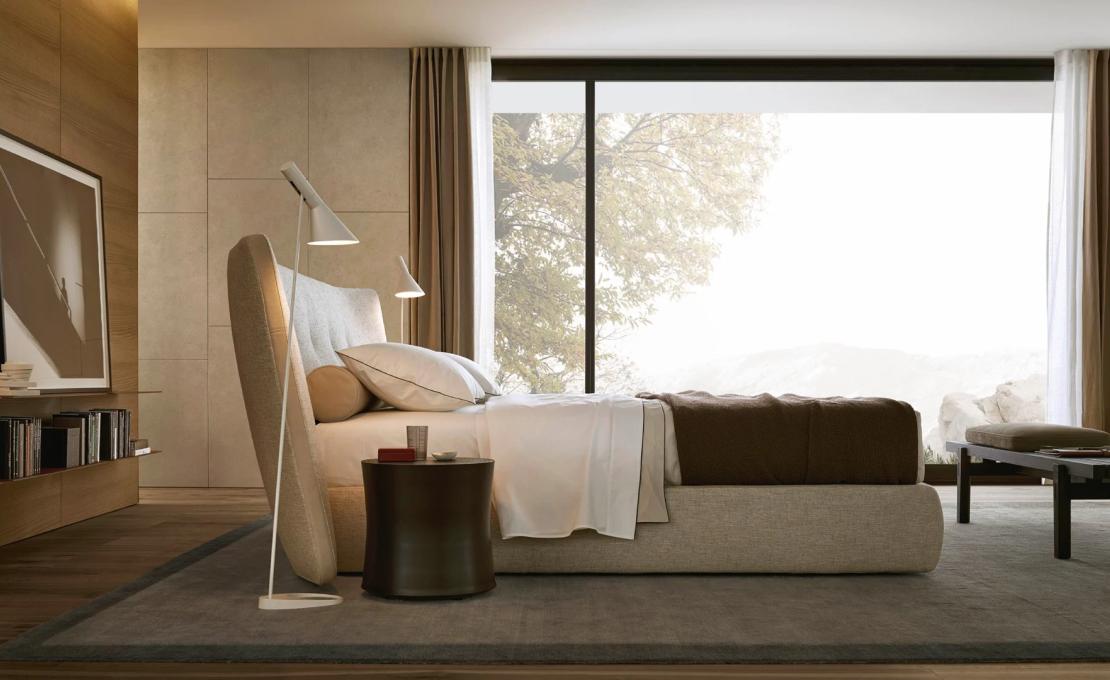 Кровать от фабрики Poliform модель Rever Bed