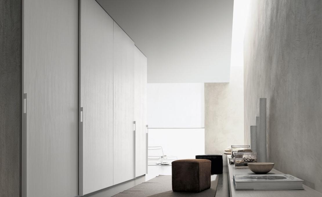 Шкафы от фабрики Poliform модель Sand Wardrobe