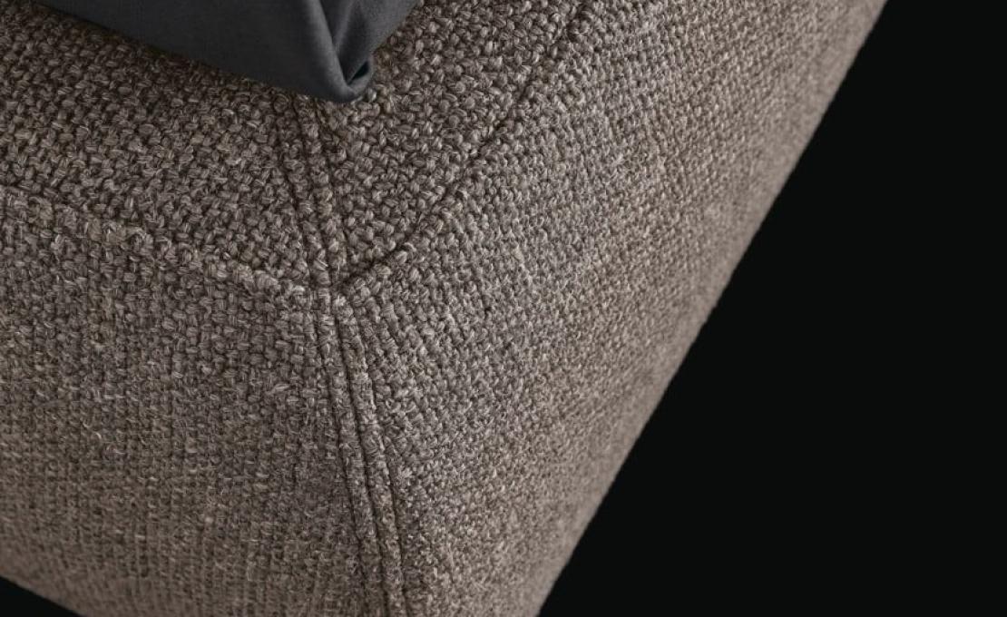 Кровать от фабрики Poliform модель Rever Bed