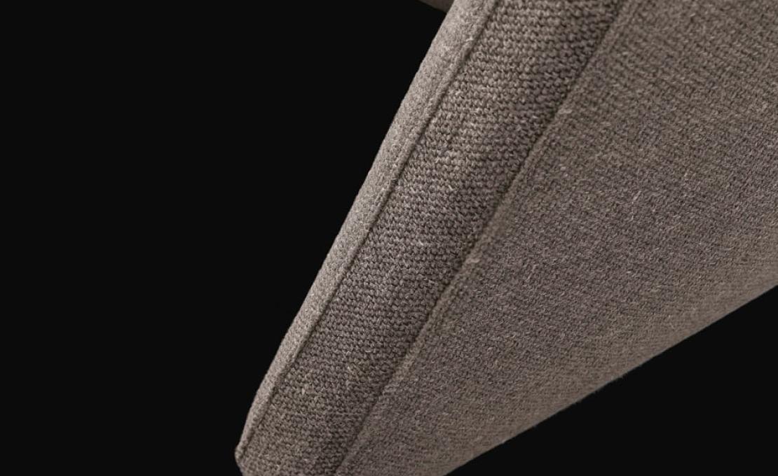 Кровать от фабрики Poliform модель Rever Bed