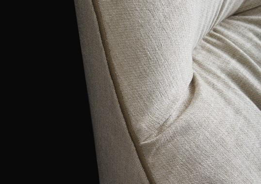 Кресло от фабрики Poliform модель Santa Monica Lounge Arm 