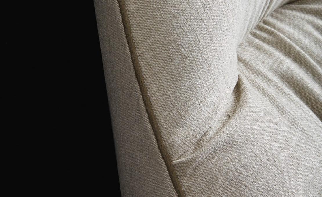 Кресло от фабрики Poliform модель Santa Monica Lounge Arm 