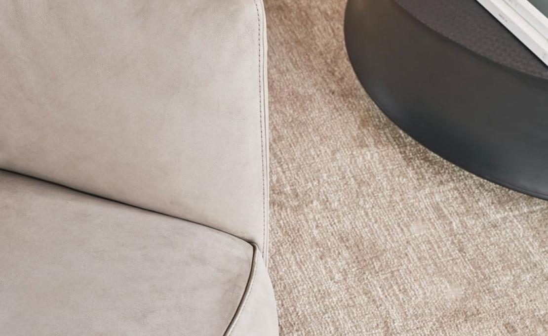 Кресло от фабрики Poliform модель Santa Monica Arm