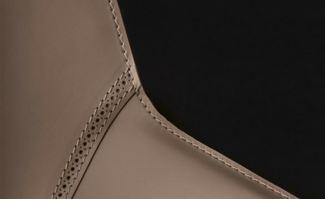 Стул от фабрики Poliform модель Seattle 