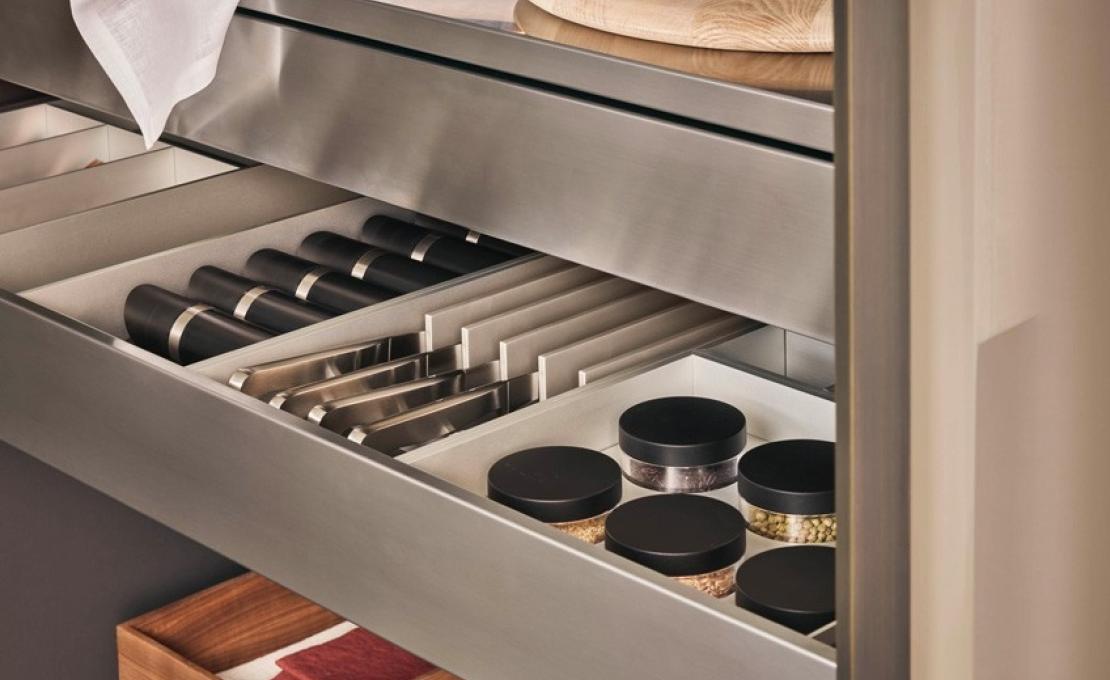 Кухни от фабрики Poliform модель Shape Kitchen